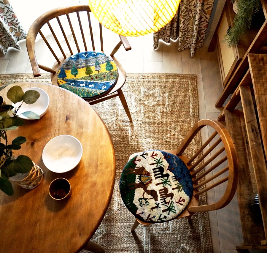 本物手織りの上質感！世界に1枚のユニークなペルシャギャッベ【円形