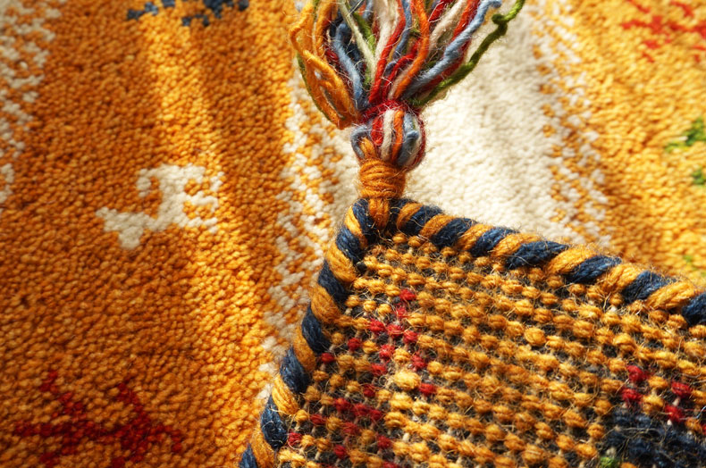 オールシーズン快適なウール100％使用のインド製ハンドノット手織り 