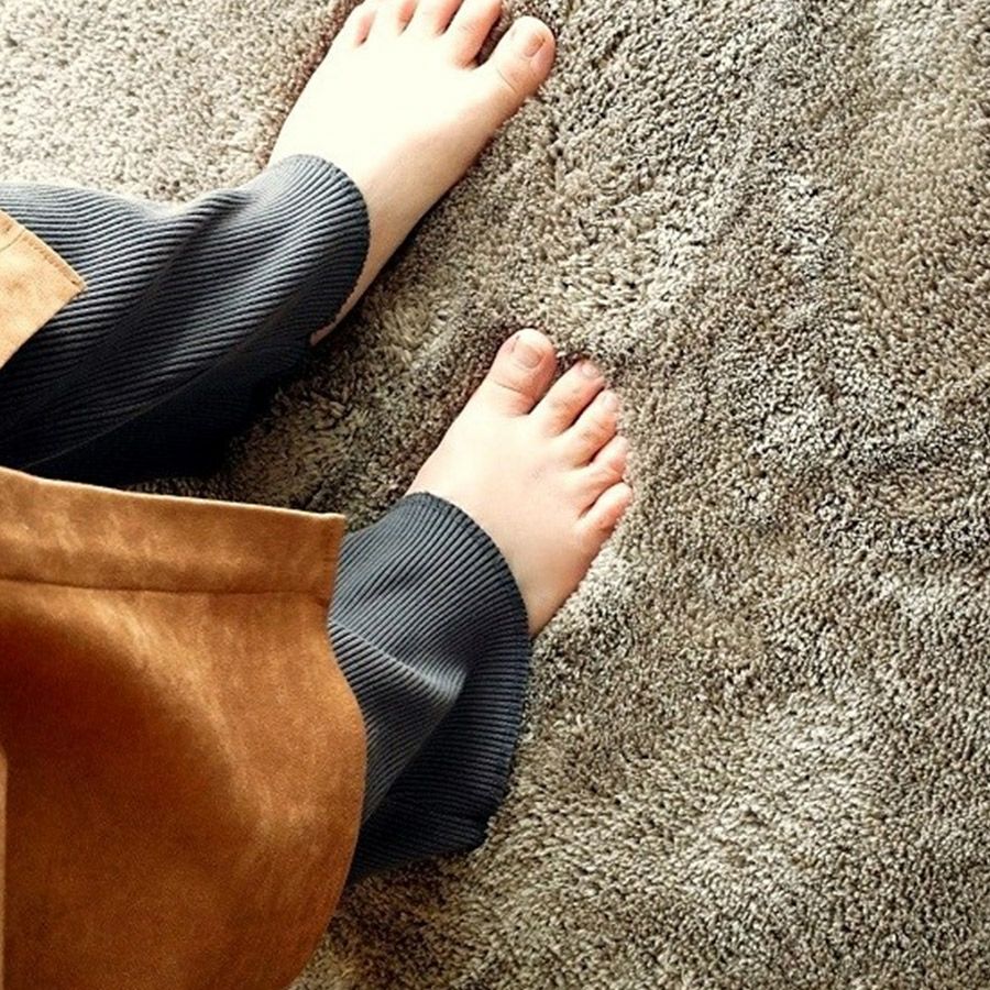 最高の踏み心地！洗える2層ウレタンマイクロファイバーラグ＜Mochifuwa