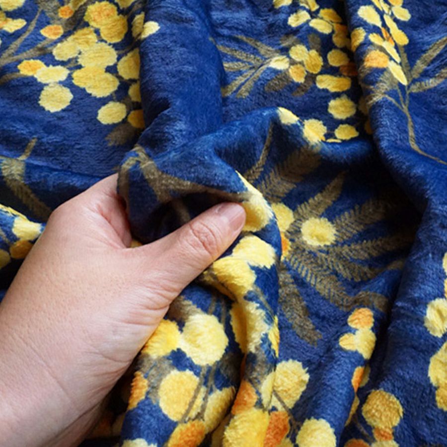 ミモザ柄フリースブランケット Velve couture ミモザ柄フリースブランケット Velve couture ミモザ柄フリース